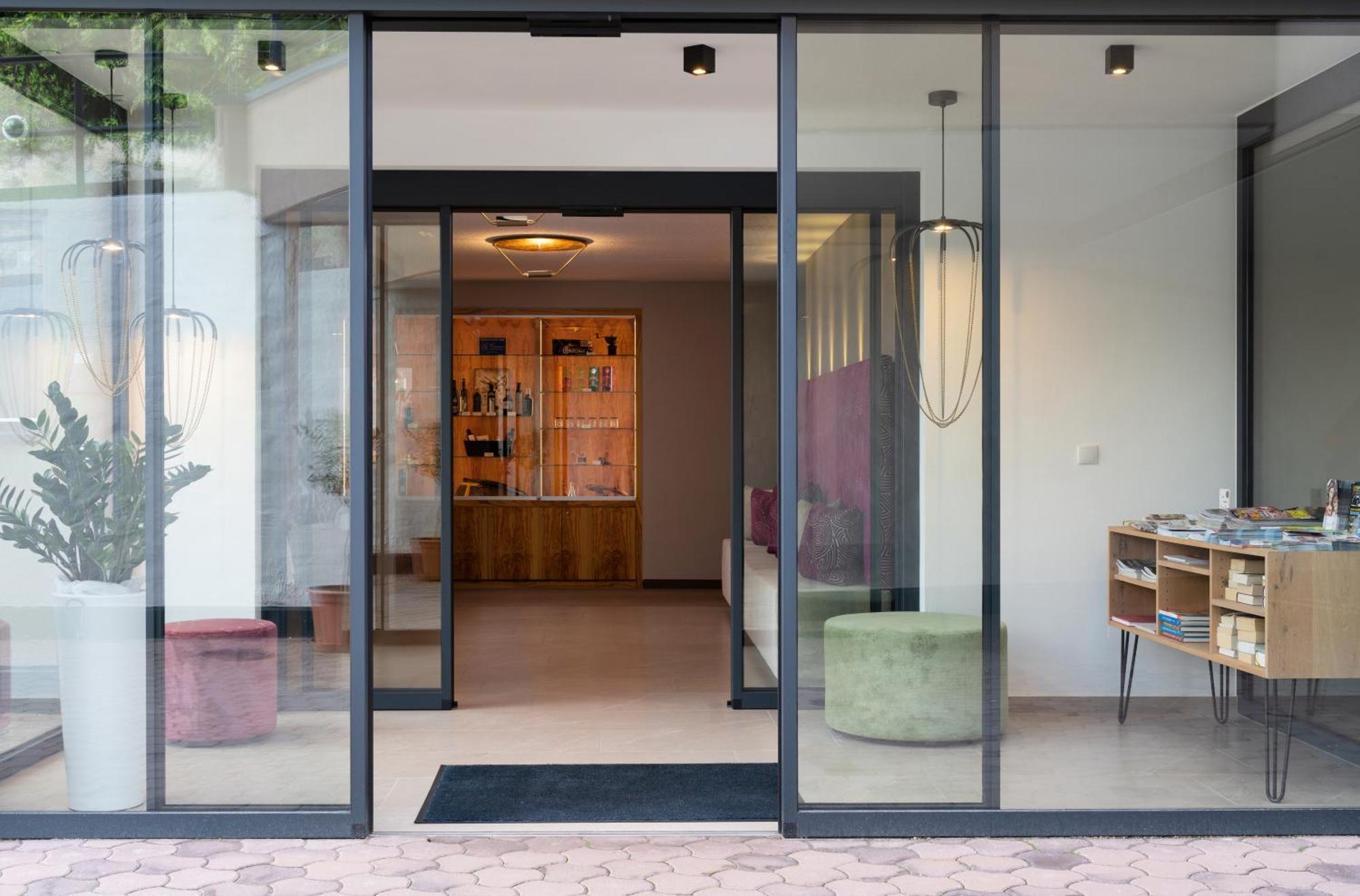 Oliven- & Genusshotel Hirzer Scena Kültér fotó